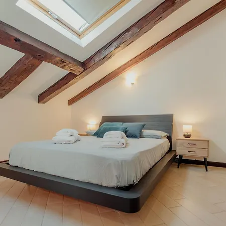 公寓 La Mula De X4 Stazione 的里雅斯特